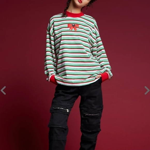 NWT Disney Hot Topic Christmas Mickey Mouse oversized mockneck long sleeve shir - Picture 2 of 8